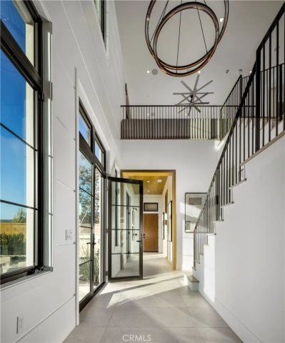 552 PENINSULA, Irvine, CA 92602