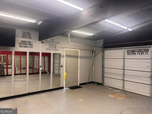290 Dix Lee On Drive, Fayetteville, GA 30214