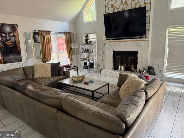 290 Dix Lee On Drive, Fayetteville, GA 30214