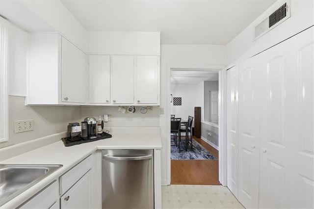 31 Cantey NW Place, Atlanta, GA 30327