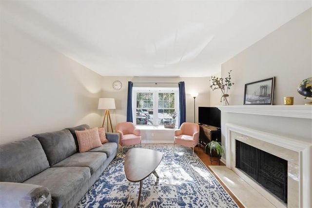 31 Cantey NW Place, Atlanta, GA 30327