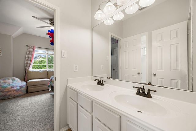 10502 Landsdowne Pointe Drive, Spring, TX 77379