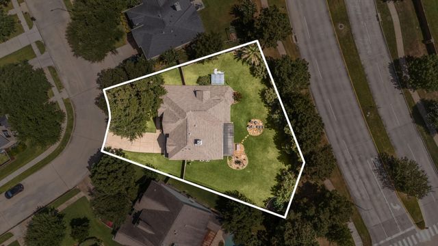 10502 Landsdowne Pointe Drive, Spring, TX 77379
