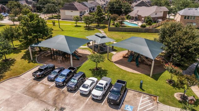 10502 Landsdowne Pointe Drive, Spring, TX 77379