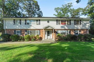 280 East Main Street APT A2, Clinton, CT 06413