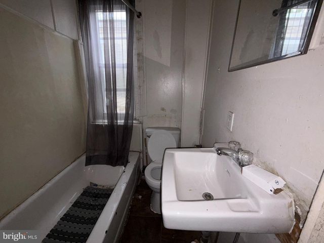 2530 W YORK ST, Philadelphia, PA 19132