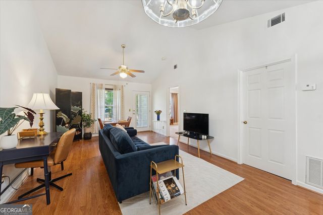 211 Edgewater Road APT 49, Savannah, GA 31406