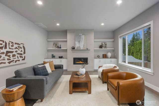 22005 4th Avenue W, Bothell, WA 98021