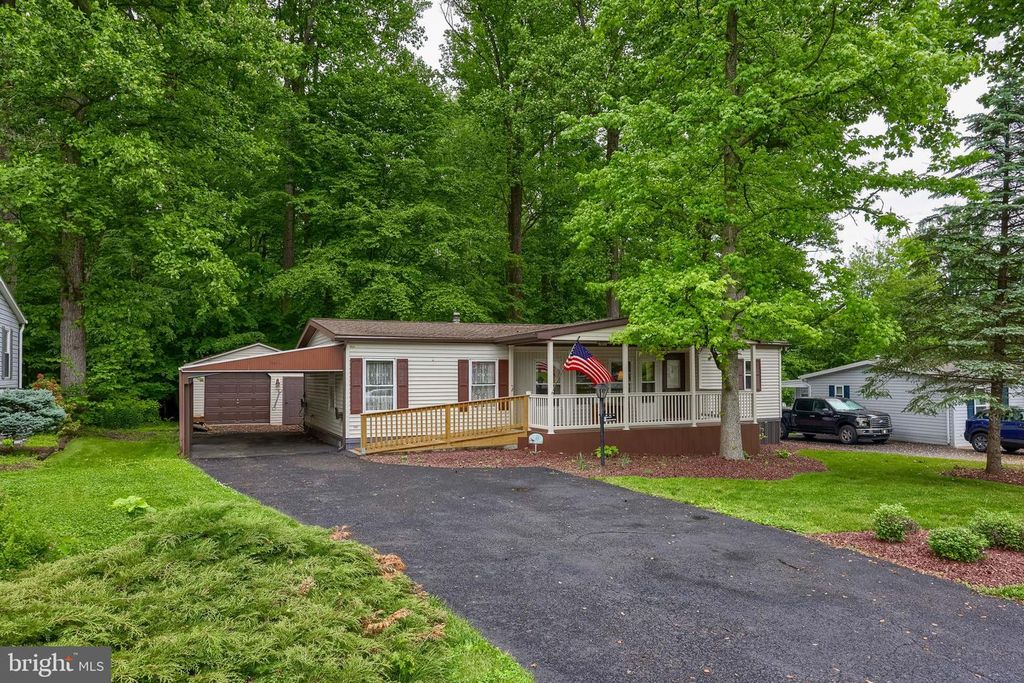 12 POPLAR DRIVE, Manheim, PA 17545