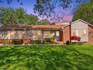 2250 Highsplint Drive, Rochester Hills, MI 48307