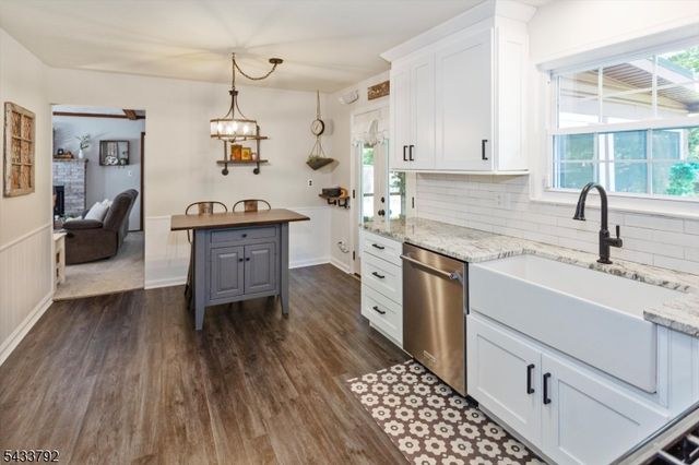7 Crest Dr, Washington Twp., NJ 07853
