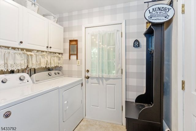 7 Crest Dr, Washington Twp., NJ 07853