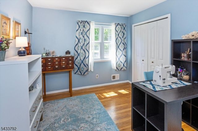 7 Crest Dr, Washington Twp., NJ 07853