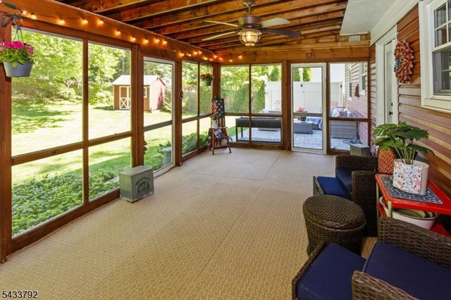 7 Crest Dr, Washington Twp., NJ 07853