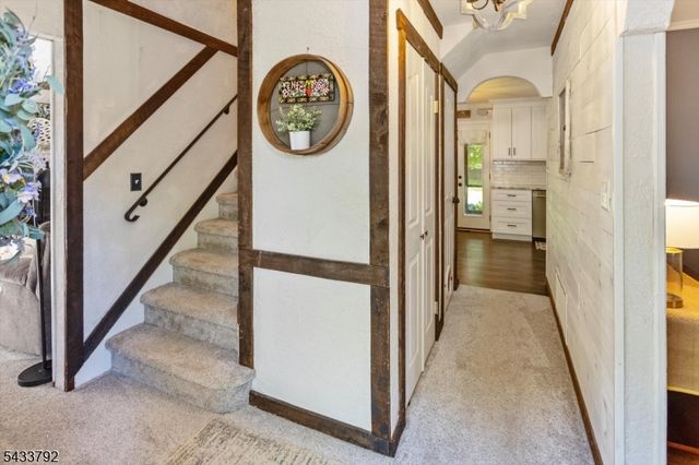 7 Crest Dr, Washington Twp., NJ 07853