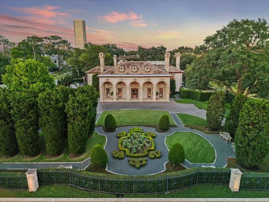 2307 River Oaks Boulevard, Houston, TX 77019