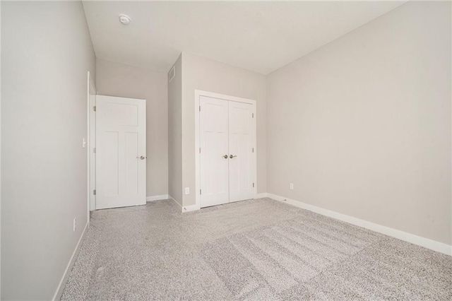 523 Hawthorne Street, Smithville, MO 64089