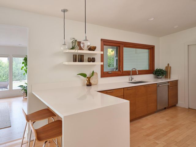 609 Laurel Valley RD, West Lake Hills, TX 78746