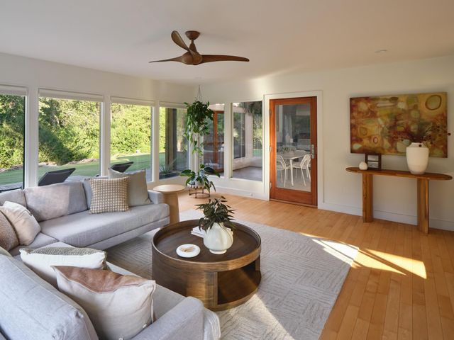 609 Laurel Valley RD, West Lake Hills, TX 78746