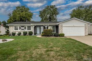 12 Oakridge West Drive, St Peters, MO 63376