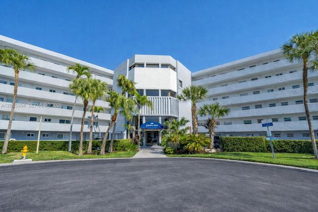 4000 NE 170th Street 200, North Miami Beach, FL 33160