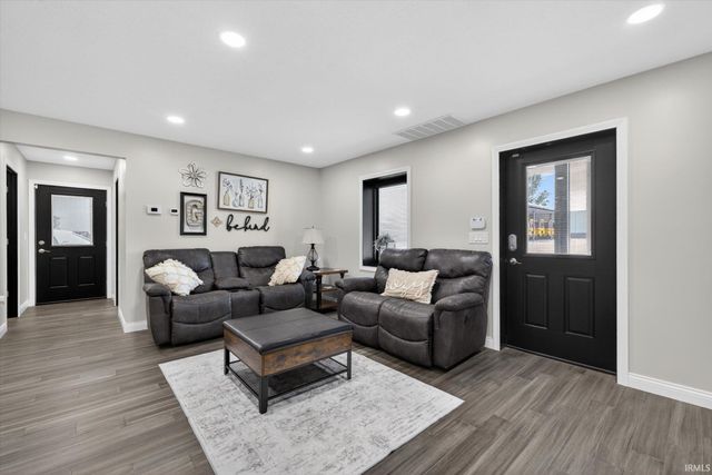234 S 2Nd Street, Montgomery, IN 47558