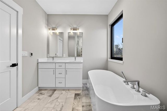 1017 River Bluff Drive, Washington, MO 63090