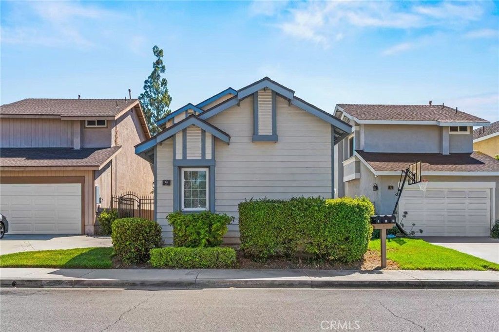 9 Southampton, Irvine, CA 92620 — exterior