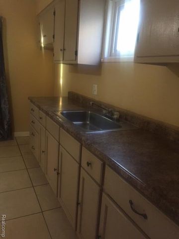 26413 Lehigh Street, Inkster, MI 48141