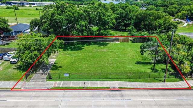 302 N Highway 146, Baytown, TX 77520