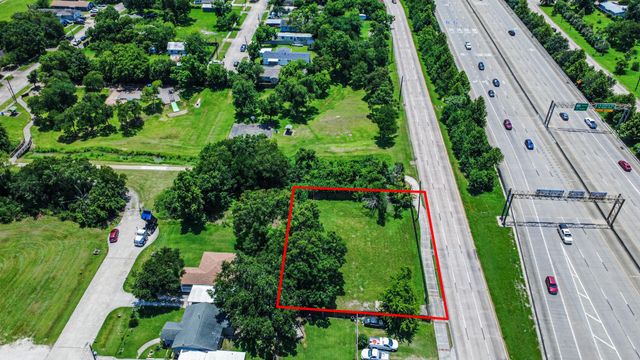 302 N Highway 146, Baytown, TX 77520