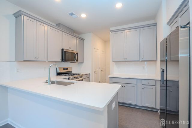 121 Jessie Place, New Brunswick, NJ 08901