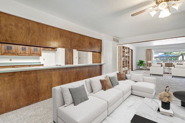 1000 CUATRO CERROS Trail SE, Albuquerque, NM 87123