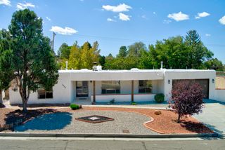 1000 CUATRO CERROS Trail SE, Albuquerque, NM 87123
