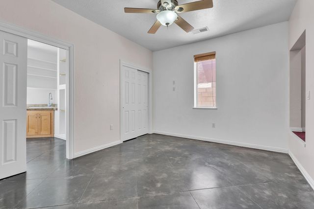 1001 Pinzon Street NW, Los Lunas, NM 87031
