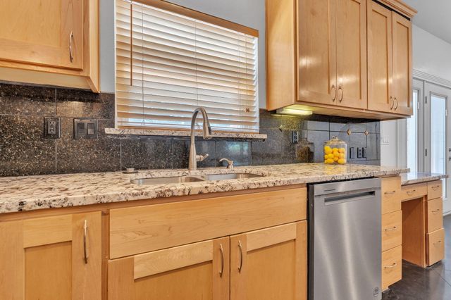 1001 Pinzon Street NW, Los Lunas, NM 87031
