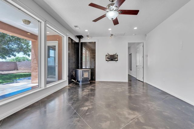 1001 Pinzon Street NW, Los Lunas, NM 87031