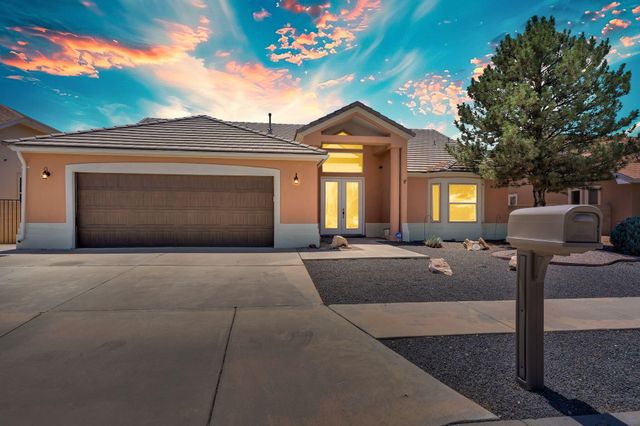 1001 Pinzon Street NW, Los Lunas, NM 87031