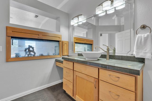 1001 Pinzon Street NW, Los Lunas, NM 87031