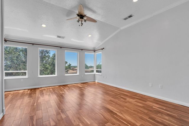 1001 Pinzon Street NW, Los Lunas, NM 87031