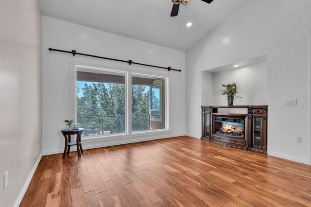 1001 Pinzon Street NW, Los Lunas, NM 87031