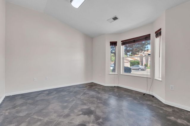 1001 Pinzon Street NW, Los Lunas, NM 87031