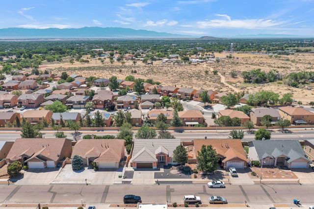1001 Pinzon Street NW, Los Lunas, NM 87031