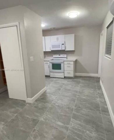 3771 SW 1st St 5, Fort Lauderdale, FL 33312