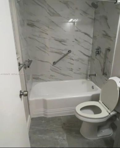 3771 SW 1st St 5, Fort Lauderdale, FL 33312