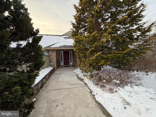 1062 BROADMOOR RD, Bryn Mawr, PA 19010