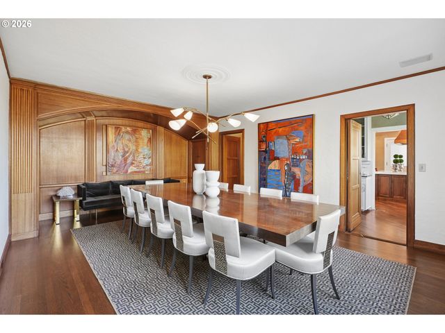 2643 Sw BUENA VISTA Dr, Portland, OR 97201