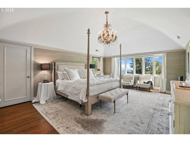 2643 Sw BUENA VISTA Dr, Portland, OR 97201