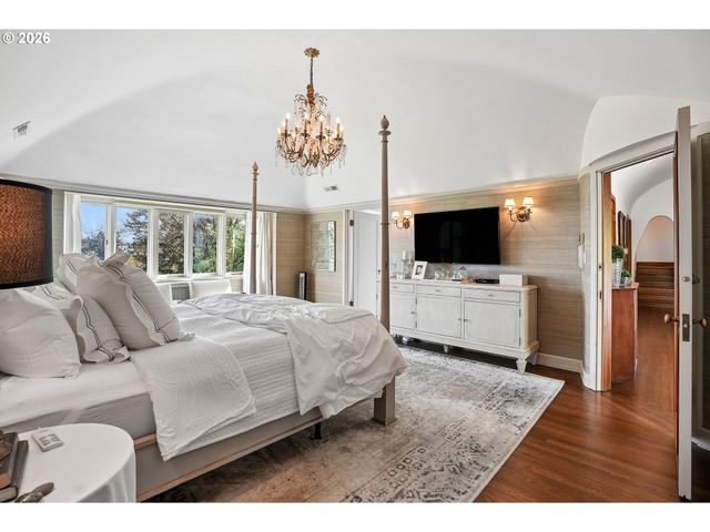 2643 Sw BUENA VISTA Dr, Portland, OR 97201