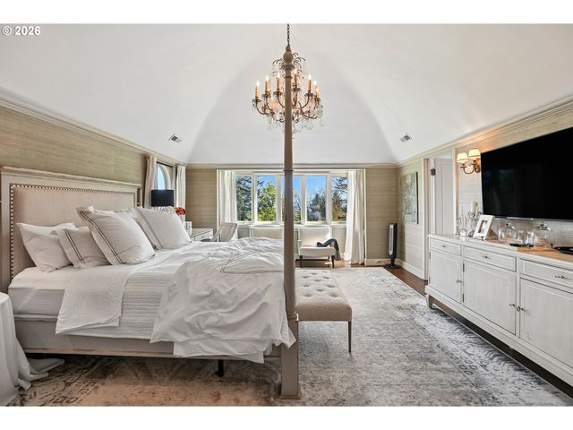 2643 Sw BUENA VISTA Dr, Portland, OR 97201